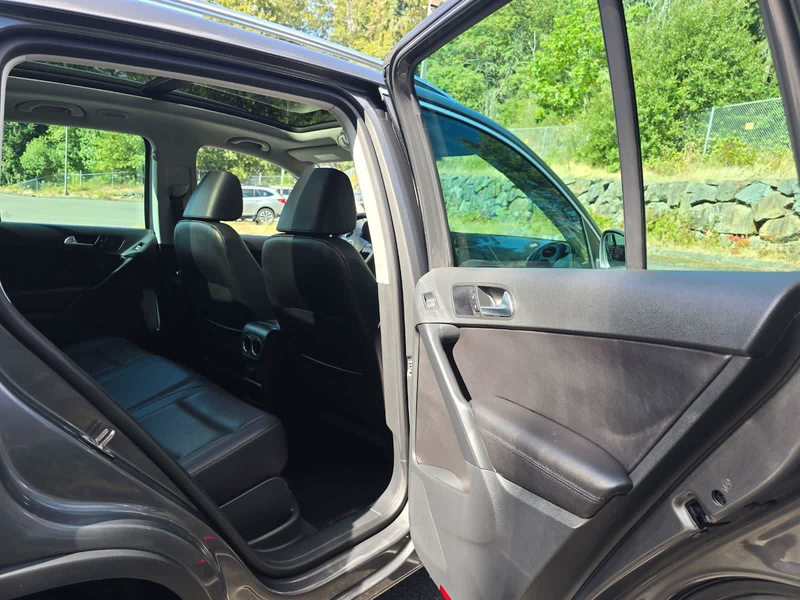 Used 2016 Volkswagen Tiguan SE AWD/4WD image 26