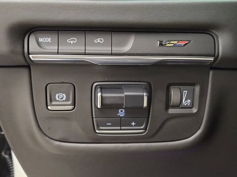 Used 2025 Cadillac Escalade V AWD/4WD image 36