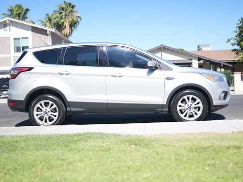 Used 2017 Ford Escape SE FWD image 13
