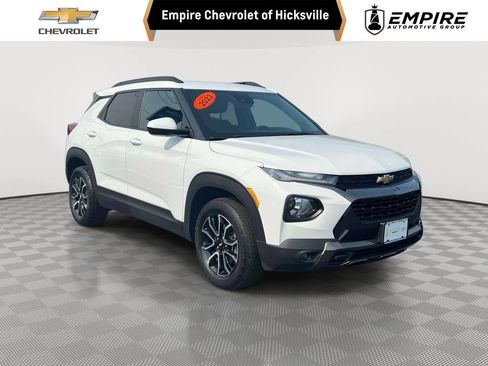 Used 2023 Chevrolet TrailBlazer ACTIV w/ Convenience Package AWD/4WD image 1