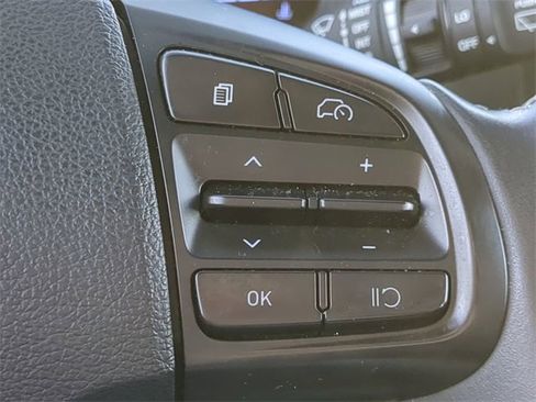 Used 2023 Hyundai Venue SEL image 24