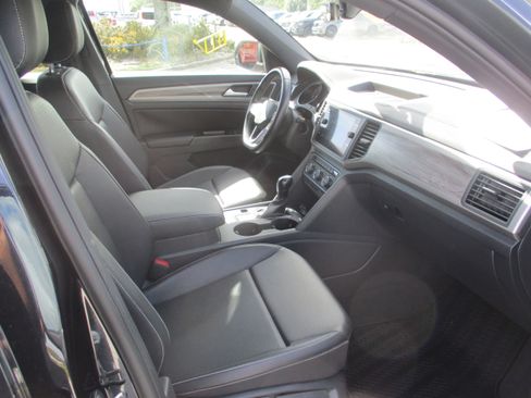 Used 2020 Volkswagen Atlas Cross Sport SE image 14