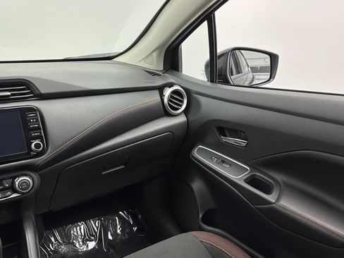 Used 2025 Nissan Versa SR w/ Trunk Package image 25