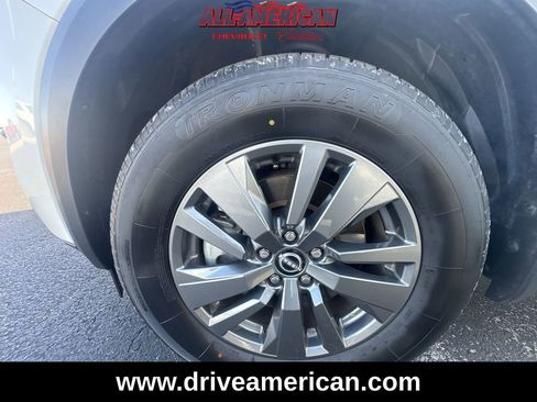 Used 2024 Nissan Pathfinder SV image 32