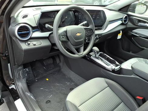 New 2026 Chevrolet Trax LT FWD image 5