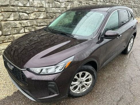 Used 2023 Ford Escape Active w/ Tech Pack #2 FWD image 1
