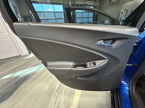 Used 2017 Chevrolet Volt LT w/ Comfort Package FWD image 46