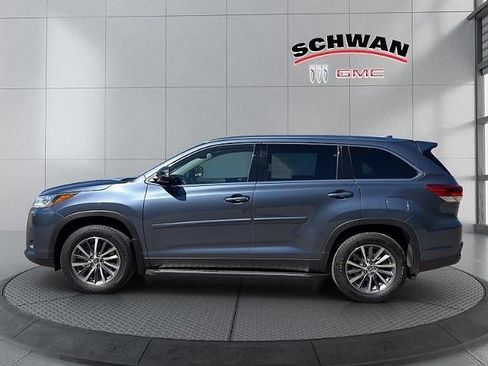 Used 2019 Toyota Highlander XLE AWD/4WD image 7