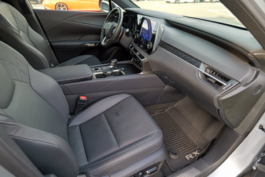 Used 2023 Lexus RX 350 Premium w/ Accessory Package AWD/4WD image 34