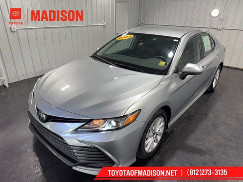 Used 2024 Toyota Camry LE image 1