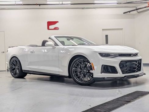 Used 2021 Chevrolet Camaro ZL1 RWD image 2