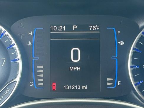Used 2017 Chrysler Pacifica Touring-L FWD image 21