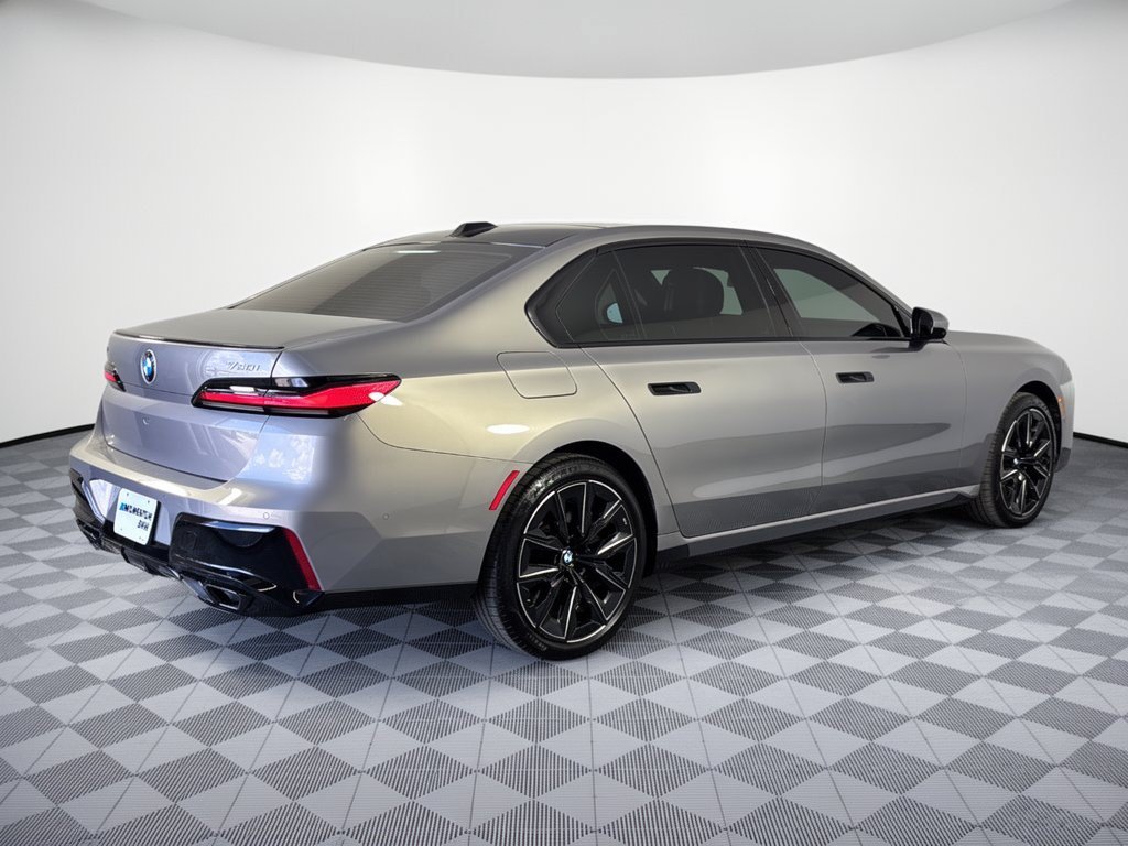 Certified 2024 BMW 760i xDrive AWD/4WD image 9