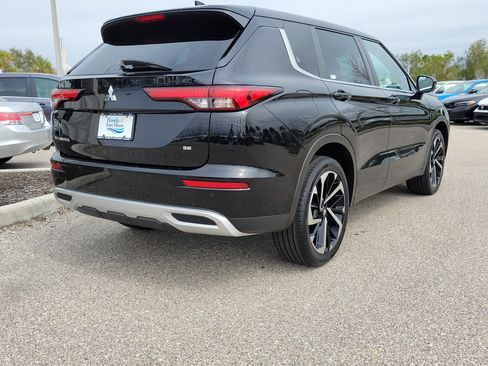 Used 2023 Mitsubishi Outlander SE image 6