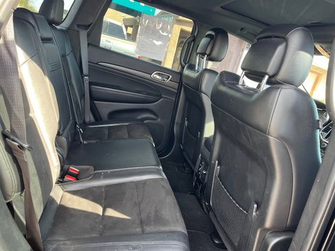 Used 2019 Jeep Grand Cherokee Altitude image 15