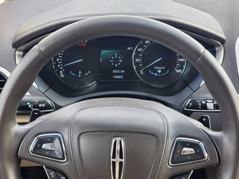 Used 2018 Lincoln MKZ Reserve w/ Climate Package FWD image 11