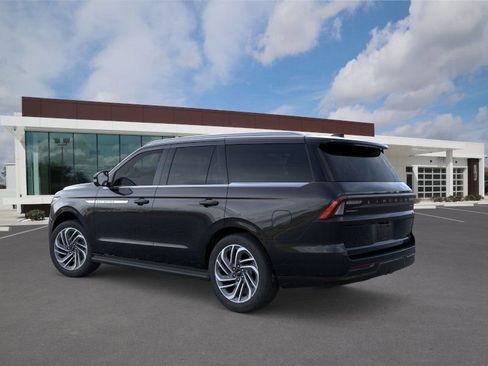 New 2026 Lincoln Navigator Premiere AWD/4WD image 4