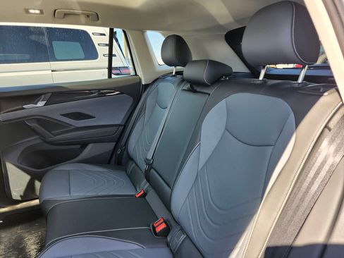 New 2026 Volkswagen Tiguan SE image 10