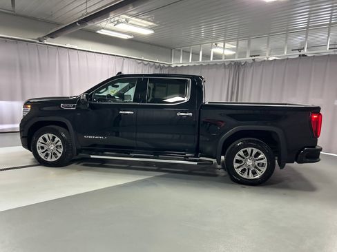 Used 2024 GMC Sierra 1500 Denali w/ Technology Package AWD/4WD image 4