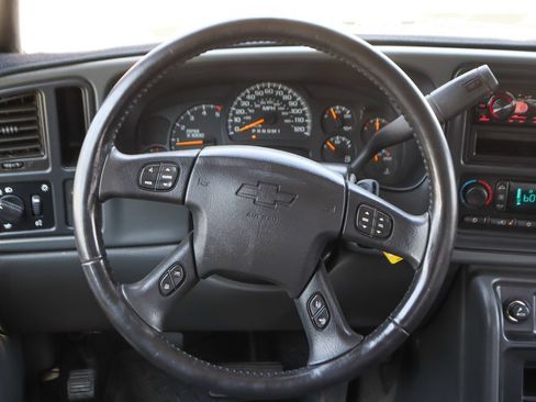 Used 2006 Chevrolet Silverado 3500 LT w/ Heavy-Duty Power Package RWD image 22