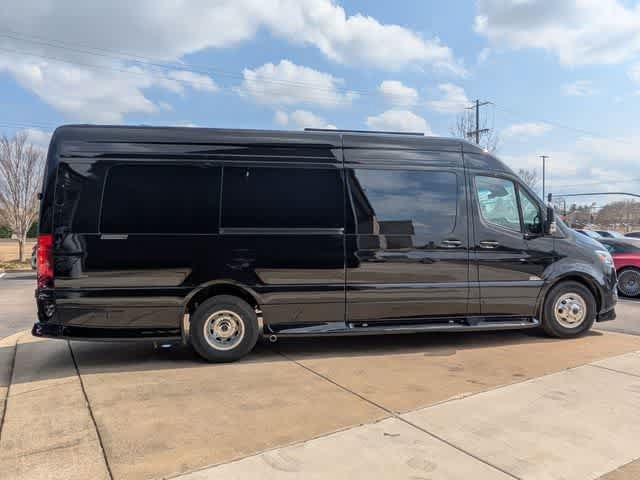 Used 2024 Mercedes-Benz Sprinter 3500 image 10