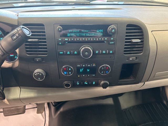 Used 2013 Chevrolet Silverado 1500 LT w/ Interior Plus Package AWD/4WD image 22