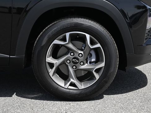 New 2026 Chevrolet Trax LT w/ LPO, Blackout Package image 11