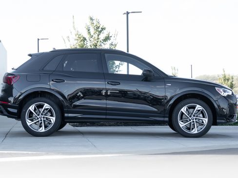 New 2025 Audi Q3 2.0T Premium image 3