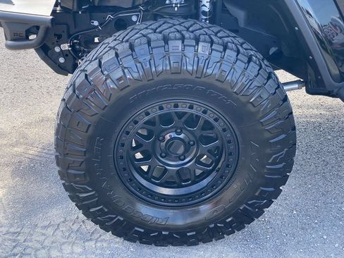 Used 2023 Jeep Gladiator Mojave w/ Cold Weather Group AWD/4WD image 52