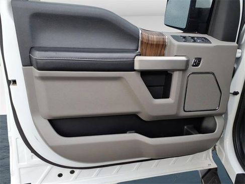 Used 2020 Ford F150 Lariat image 26