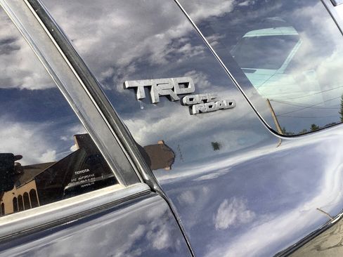 Used 2022 Toyota 4Runner TRD Off-Road Premium AWD/4WD image 29