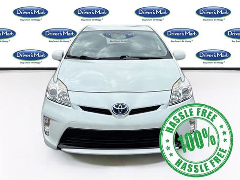 Used 2015 Toyota Prius Two FWD image 2