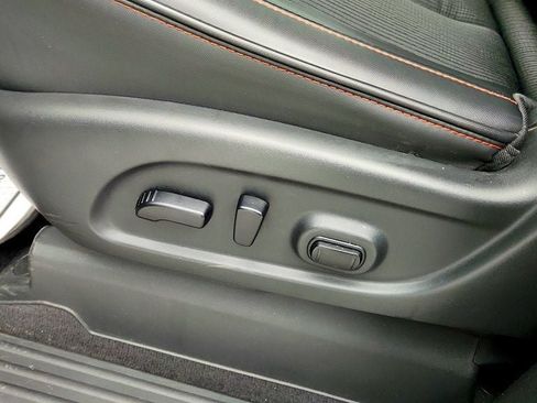Used 2022 Nissan Titan PRO-4X AWD/4WD image 11