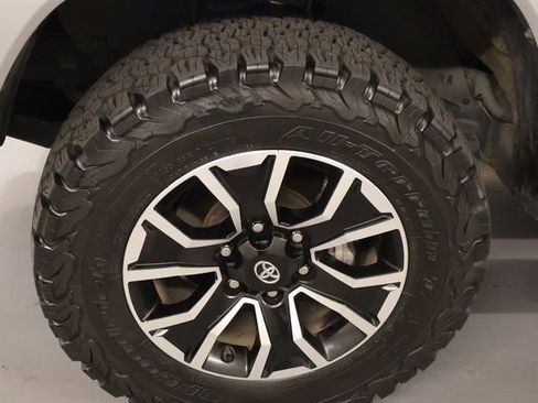 Certified 2020 Toyota Tacoma TRD Sport w/ TRD Premium Sport Package image 8