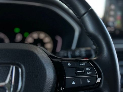 Certified 2023 Honda Pilot Touring image 18