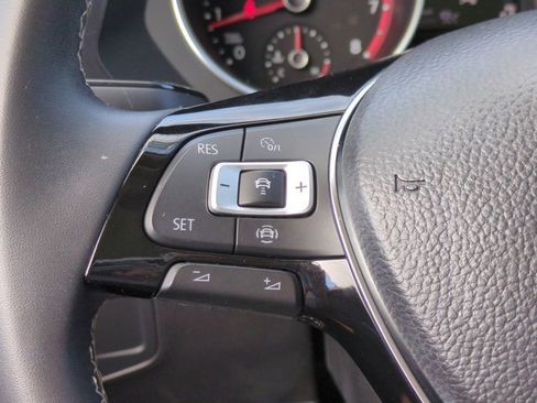 Used 2021 Volkswagen Tiguan SE w/ Panoramic Sunroof Package image 24