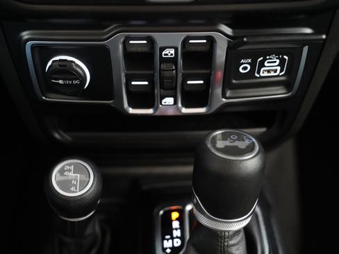 Used 2021 Jeep Wrangler Unlimited Sport w/ Dual Top Group image 28