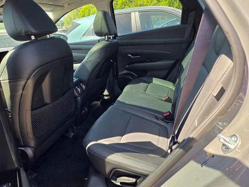 Used 2025 Hyundai Tucson Limited AWD/4WD image 6