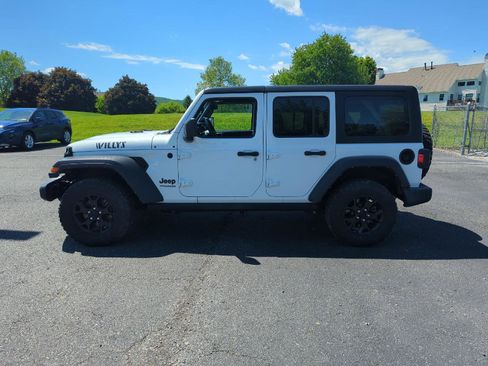 Used 2022 Jeep Wrangler Unlimited Sport AWD/4WD image 4