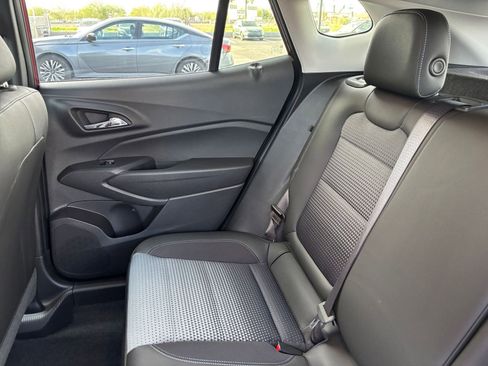 Used 2025 Chevrolet Trax LT image 65