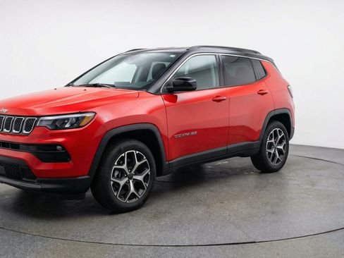 Used 2025 Jeep Compass Limited AWD/4WD image 3