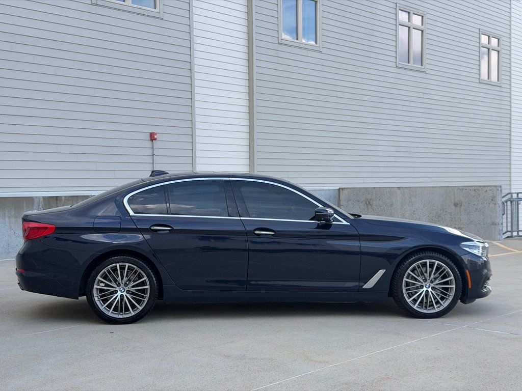 Used 2018 BMW 540i xDrive AWD/4WD image 2