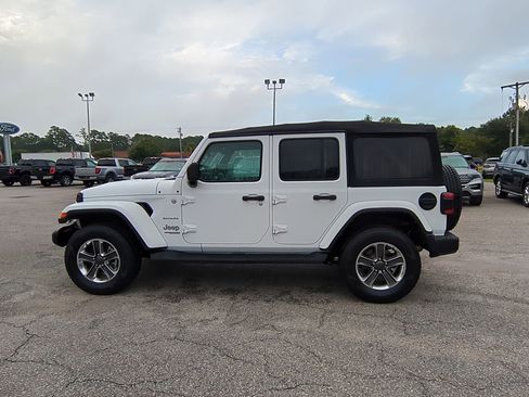 Used 2021 Jeep Wrangler Unlimited Sahara image 7