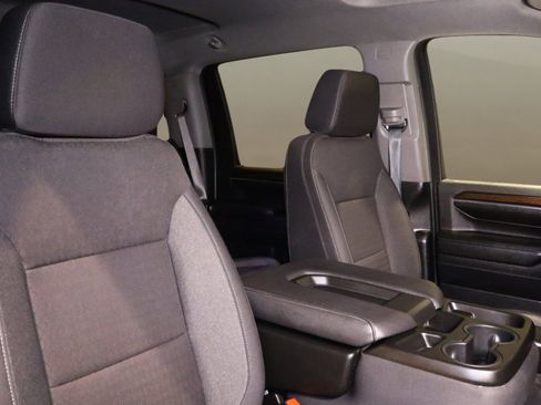 Used 2024 Chevrolet Silverado 2500 LT image 19