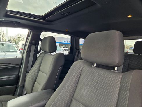 Used 2021 Jeep Grand Cherokee Laredo image 22