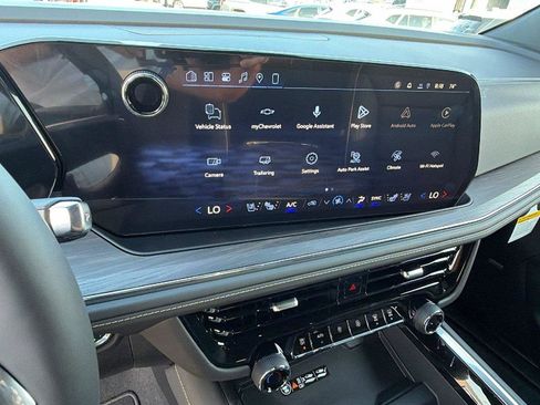New 2026 Chevrolet Suburban Premier w/ Sun And Tow Package AWD/4WD image 27