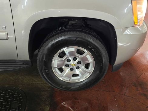 Used 2008 Chevrolet Tahoe LT w/ Convenience Package 1 AWD/4WD image 9