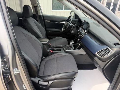 Used 2021 Kia Seltos S FWD image 11
