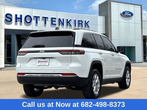 Used 2023 Jeep Grand Cherokee Limited w/ Luxury Tech Group II image 8