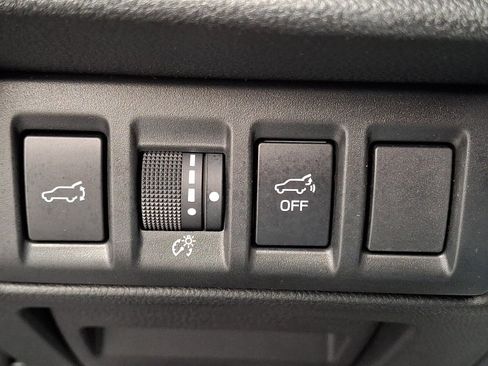 Certified 2025 Subaru Outback Limited image 25